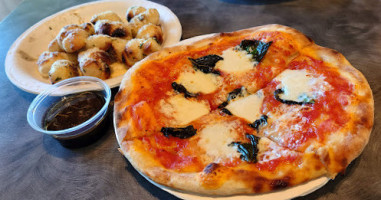 Big Island Pizza Napoletana food