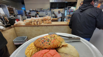 La Pequena Bakery food