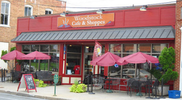 Woodstock Cafe Shoppes outside