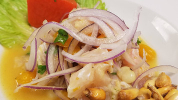 Ceviche Avenue food