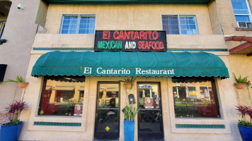 El Cantarito outside