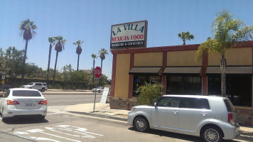 La Villa outside