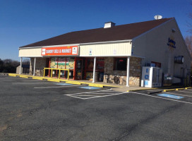 Savory Deli Market outside