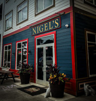 Nigel's Good Food Bowen outside