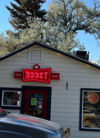 Roost Fried Chicken outside