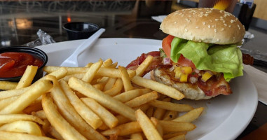 Ducks Breakaway Grill food