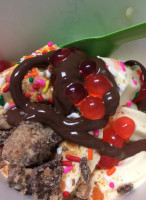 Froyo House Bay Hills food