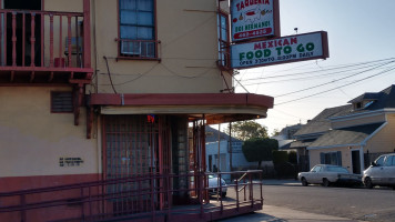 Taqueria Dos Hermanos outside