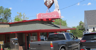 R-b Drive-in outside