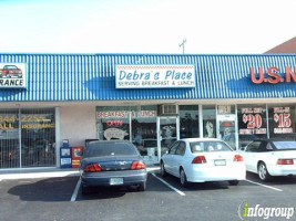 Debra's Place food