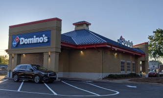 Domino's Pizza outside