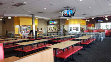 Peter Piper Pizza inside