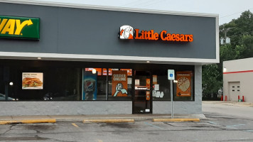 Little Caesars Pizza food