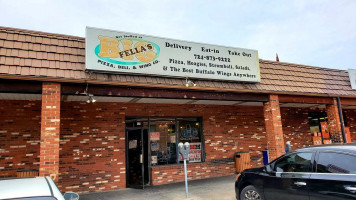 Big Fella's Pizza Deli Wings outside