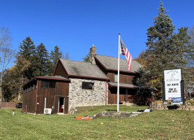 Mcq's Pub At Lake Lenape food