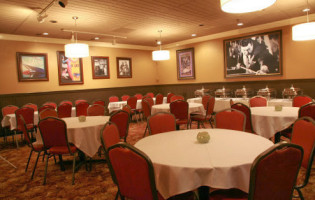 Capone's Lounge inside