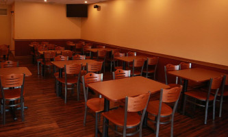 Vincent's Southpointe inside