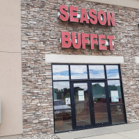 Season Buffet food