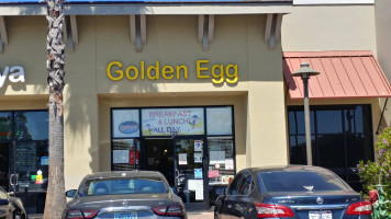 Golden Egg Cafe outside