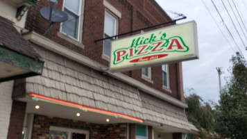 Nick's Pizza inside