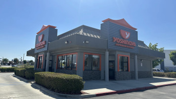 Yoshinoya Moreno Valley outside