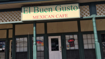 El Buen Gusto Mexican Cafe outside