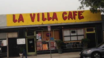 La Villa Cafe outside