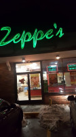 Zeppe's Pizzeria outside