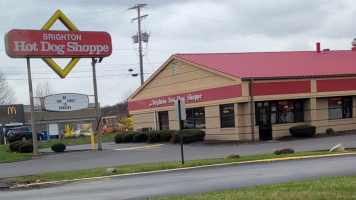 Brighton Hot Dog Shoppe outside