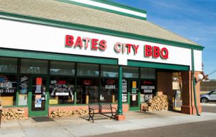 Shawnee's Bates City Bbq outside