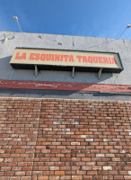 Taqueria La Esquinita food