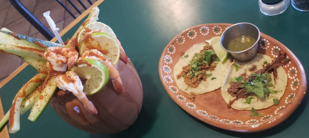 La Brisa Tacos Y Mariscos food