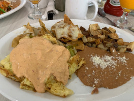 Talavera Azul/ Chilaquiles food