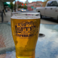 Lefty's Taphouse food