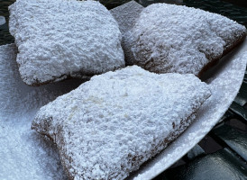 Cafe Beignet, Bourbon Street food