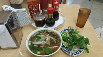 Pho Lee Hoa Phat food