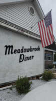 Meadowbrook Diner outside