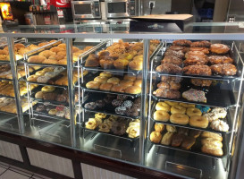 Yum-yum Donuts outside