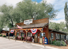 Pollywogs Next To The Echo Lake Cafe' outside