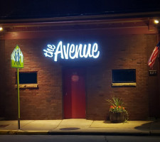 The Avenue Grill inside