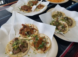 Taqueria Los Compadres Ii food