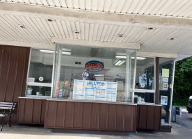 Hilltop Drive-in outside