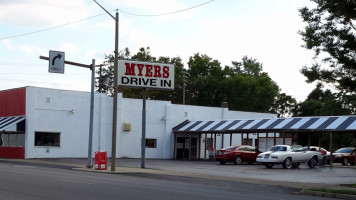 Myers Drive-in outside