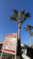 In-n-out Burger outside