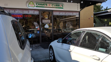 Chaats And Currys (wrap- Burgers-curryrittos outside