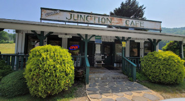 Bella's Junction Cafe Phone Number, Reservations, Reviews outside