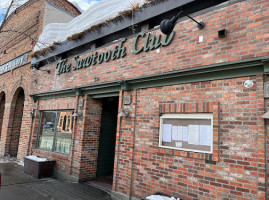 Sawtooth Club outside