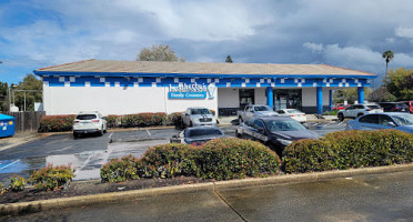 Leatherby's Family Creamery outside