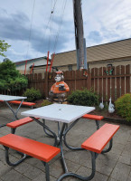 A&W Restaurant outside