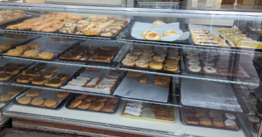 Pettit's Pastry outside